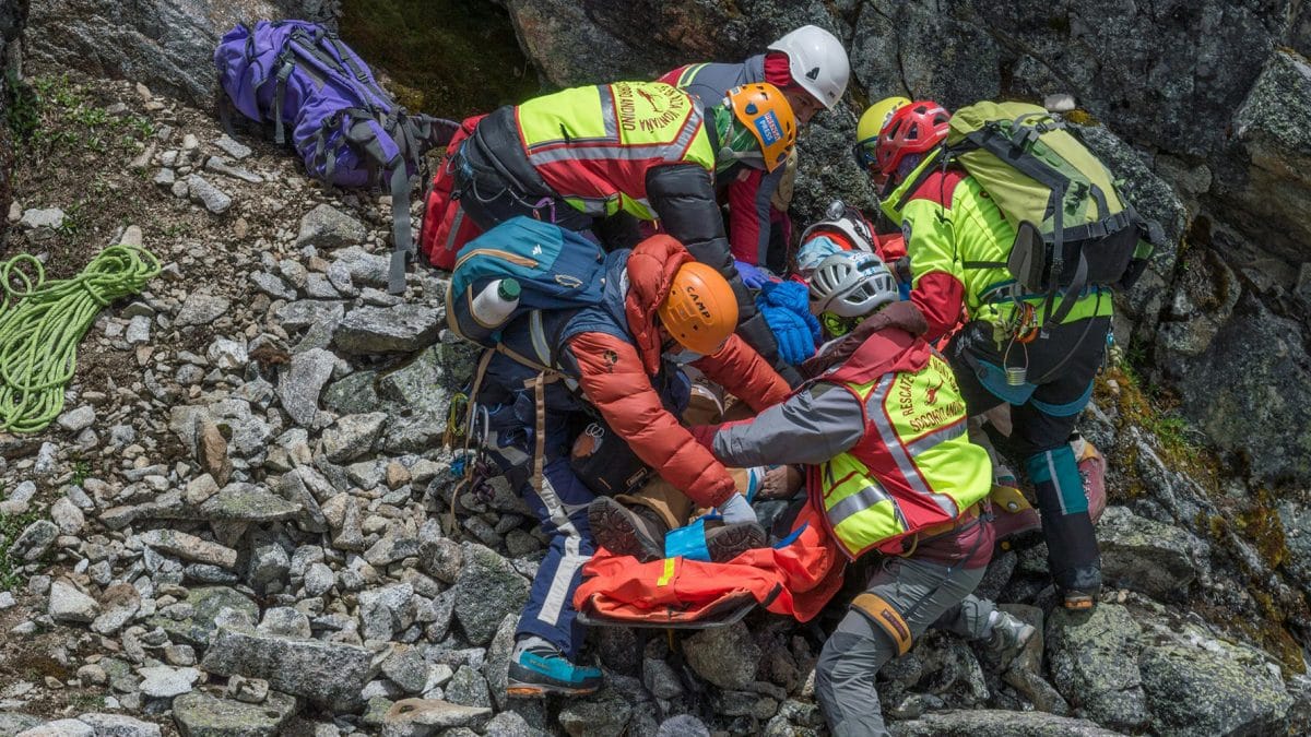 Operativo de rescate de montaña en Chile